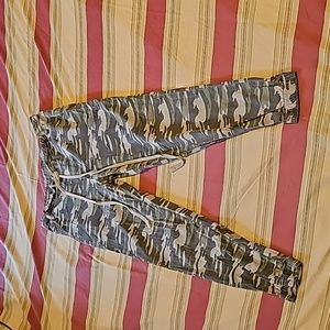 Women Army Fatigue True Religion Pants Size Medium.